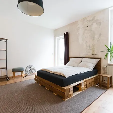 Apartment 230 M2 Loft Mit Eigenem Wintergarten Mit Tischtennis & Dart, Kostenloser Parkplatz *